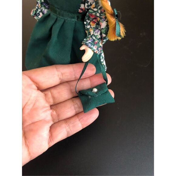 Anne Of Green Gables 7 Inch Treasury Edition Full Body Porcelain Doll - Picture 12 of 13